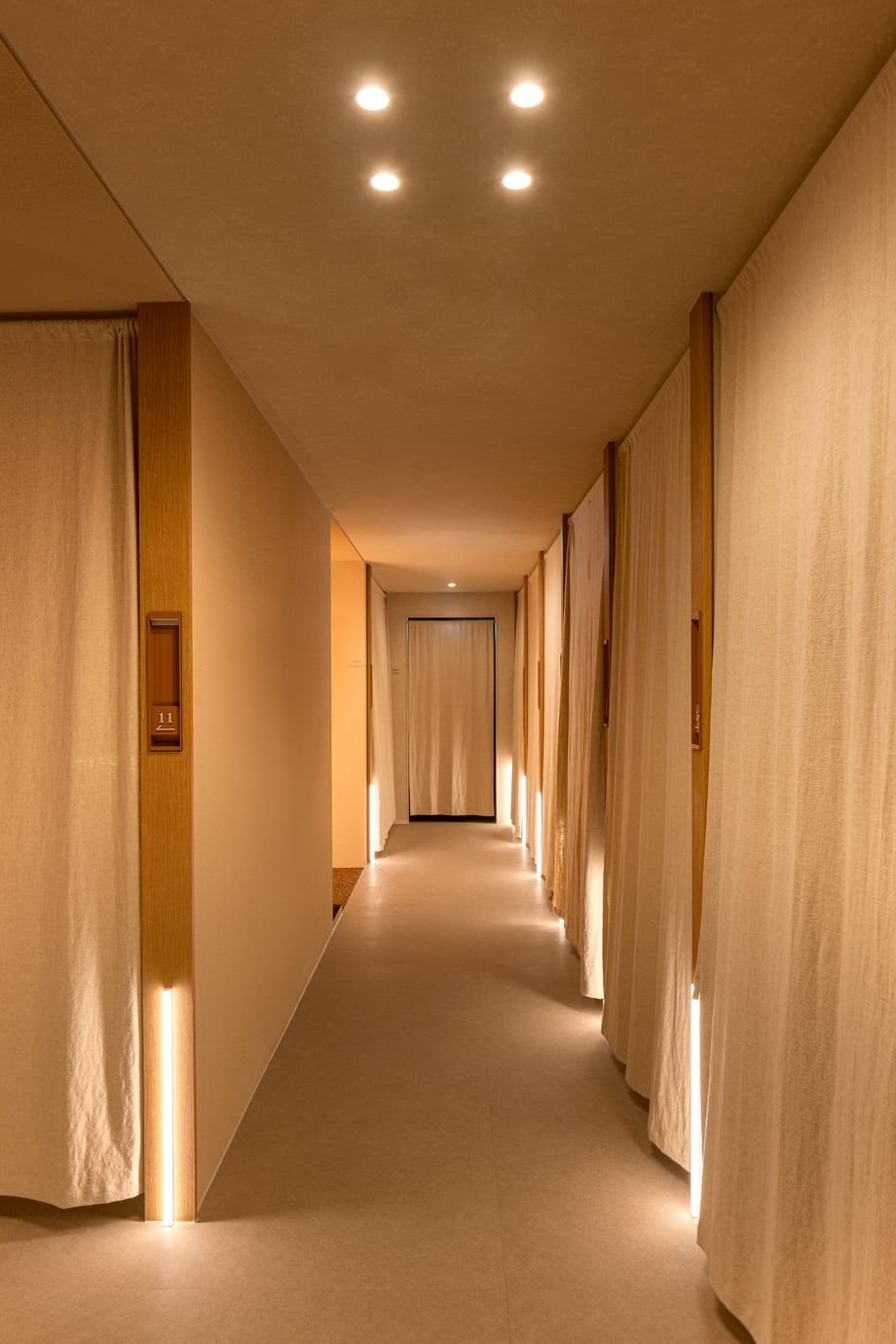 DayBeau Gangnam treatment room hallway